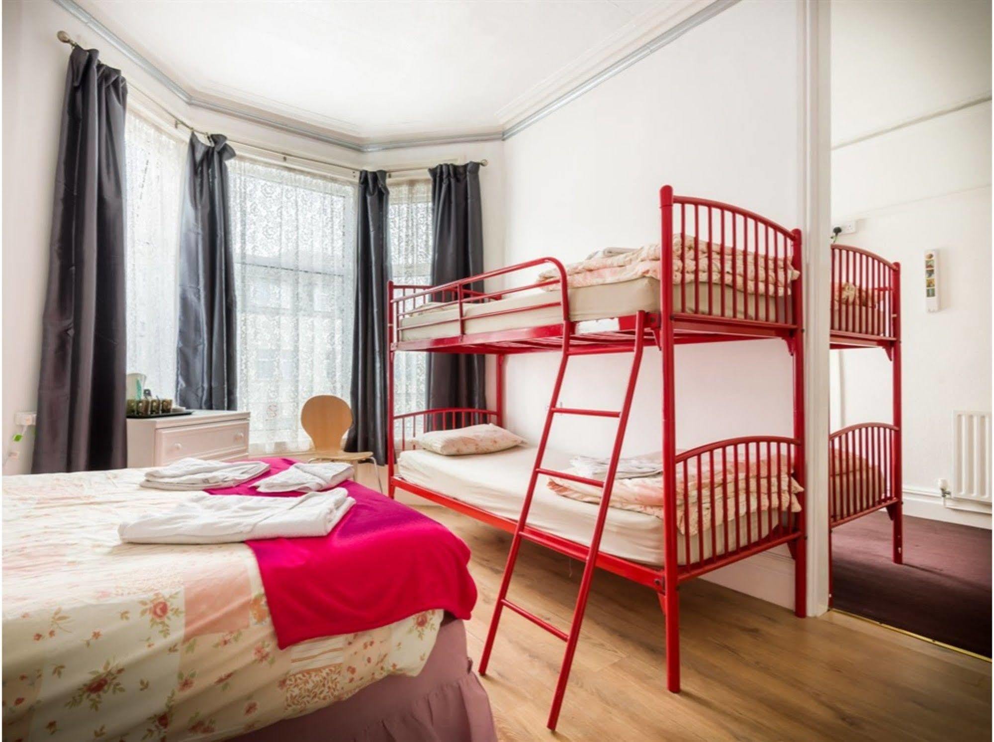 Uk Travel & Hospitality Ltd Ta Canberra Hotel Blackpool Eksteriør bilde